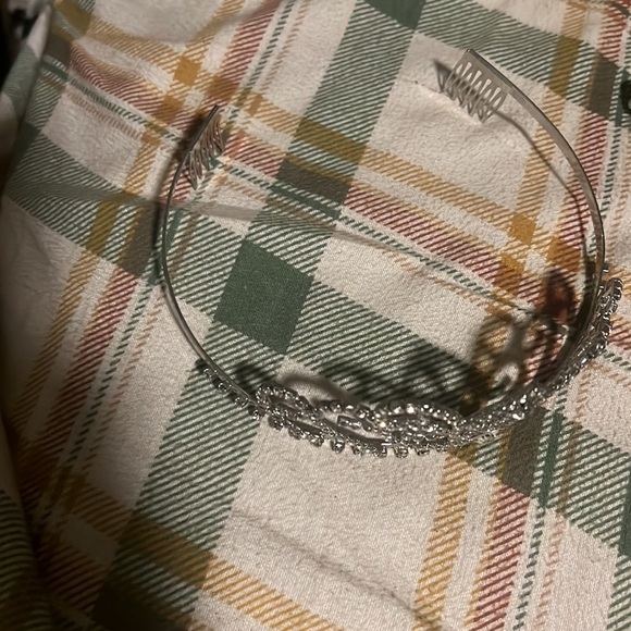 Tiara. Wore once. - Picture 2 of 2